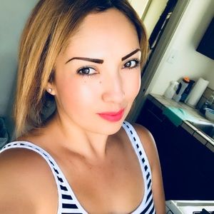 Meet your Posher, Yolanda